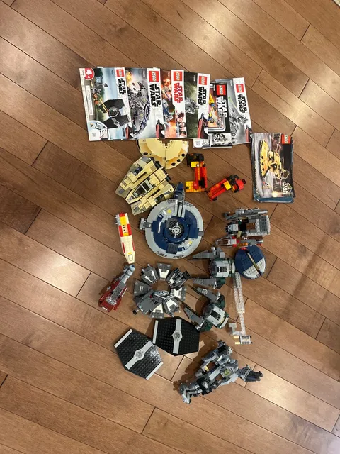 Huge Lego Star Wars Lot of incomplete  sets some with manuals