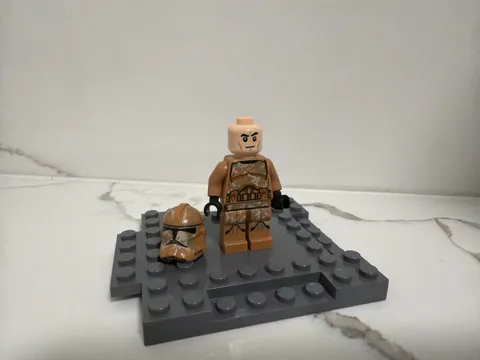 Lego Minifigure- Star Wars Geonosis Clone Trooper Minifigure 75089 Phase 2 BROWN