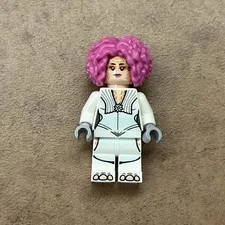 LEGO Star Wars Theelin Dancer w Pink Hair from set 75326 Boba Fett's Throne Room