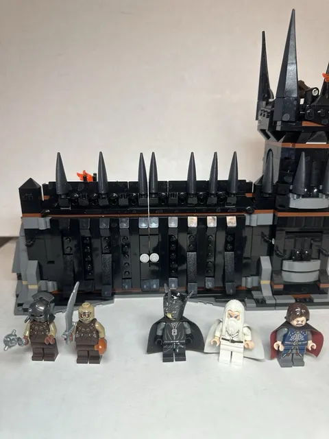 Lego 79007 The Lord of the Rings Battle at the Black Gate with 5 Minifigures