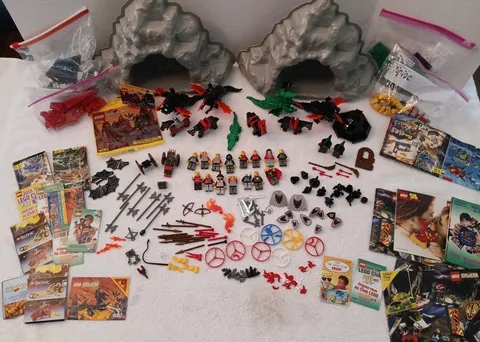 HUGE LEGO Fright Knights LOT DRAGONS Witches Horses Cave Minifigures Accessories