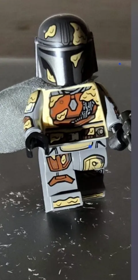 LEGO Star Wars Muddy Mandalorian Minifigure Beskar Armor Mudhorn Battle 75453