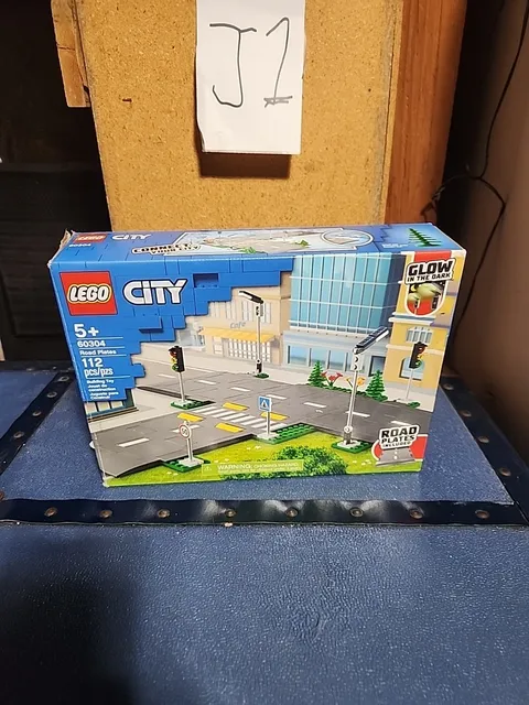 LEGO CITY: Road Plates (60304)