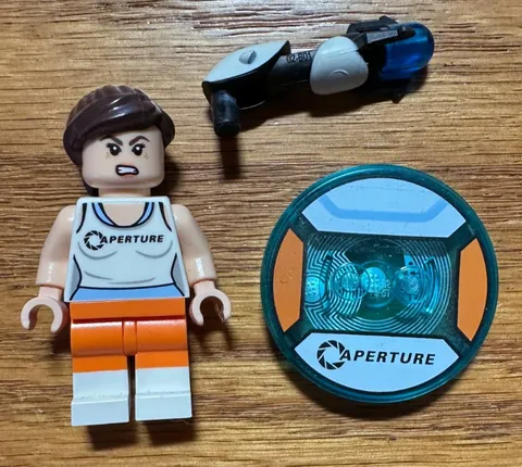 LEGO Dimensions Portal CHELL minifigure with disc