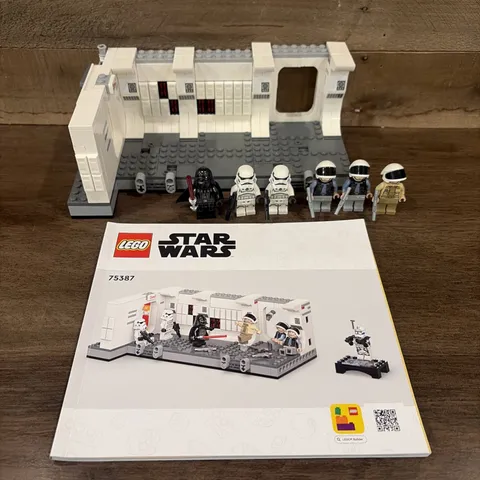 LEGO Star Wars: Boarding the Tantive IV (75387) No Fives Figure