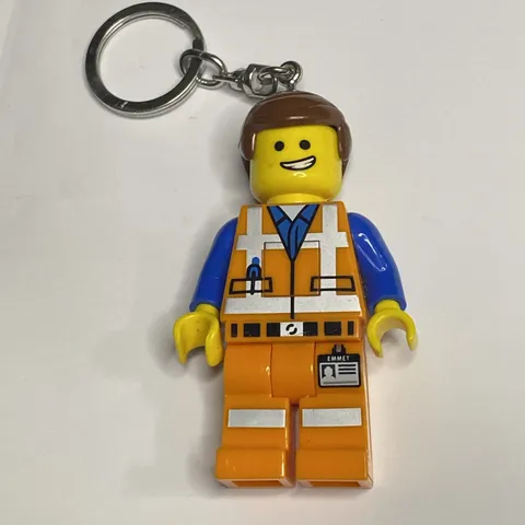 LEGO Movie Minifigure Emmet  Keychain Flashlight LED 3" Flashlight Light - Works