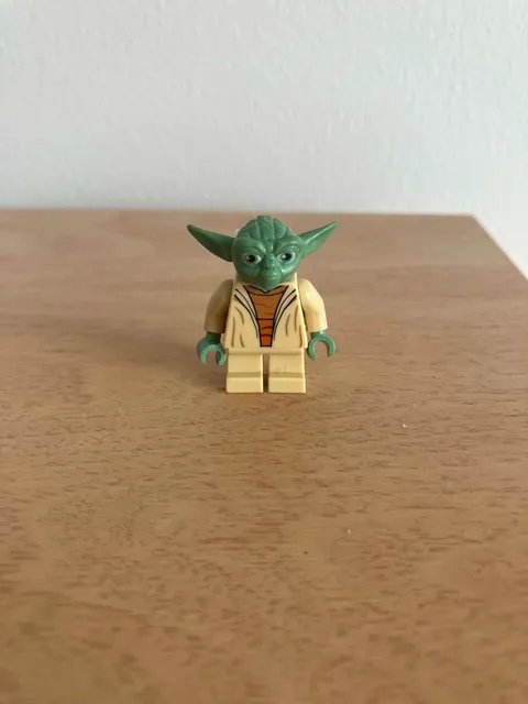 Lego Star Wars Master Jedi Yoda Minifigure