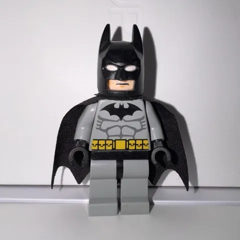 2008 Lego batman really good condition NO cracks, light fading on back of head.