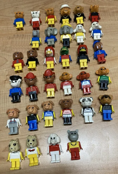 Vintage Lego fabuland 33 figs, minifigs in very good condition
