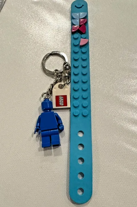 LEGO VIP Blue Minifigure Keychain Key Ring & LEGO Dots Band