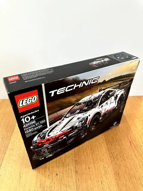 LEGO TECHNIC: Porsche 911 RSR (Set Number 42096) - Good Condition