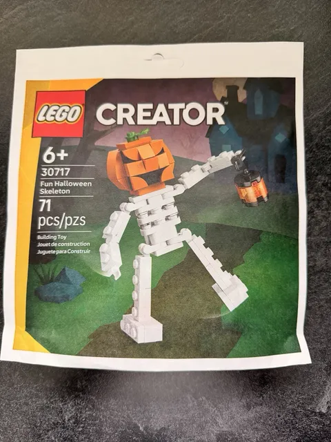 Lego 30717 Fun Halloween Skeleton Paper Polybag 71 Pieces - BRAND NEW 2026