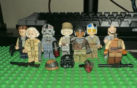 LEGO Star Wars Minifigure Lot of 7 w/ Accessories Helmets Blasters