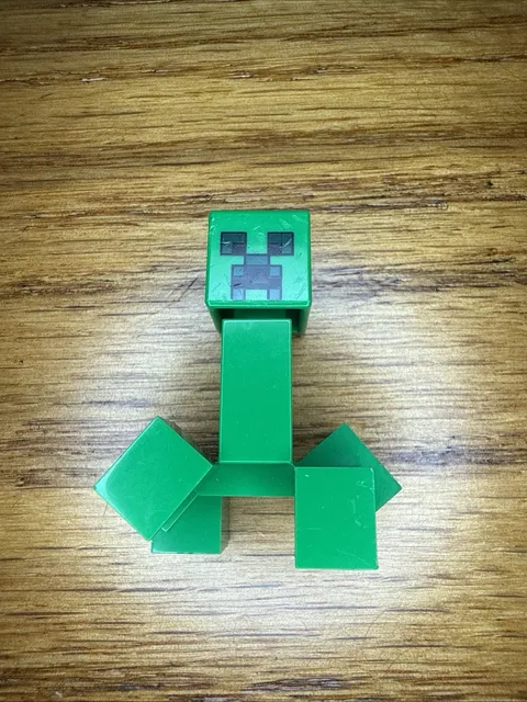 Lego New Minecraft Creeper Minifigure