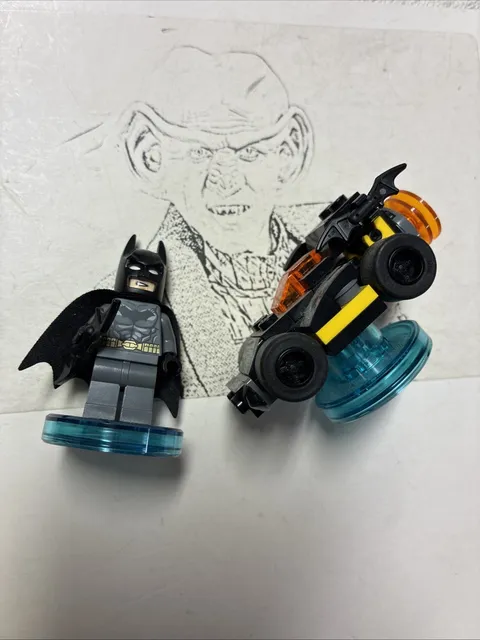 EE LEGO Movie Dimensions Batman Batmobile Minifigure & Bases From Starter Pack