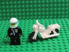 Classic Lego Town Patrol Officer w/ Zipper Jacket & Motorcycle helmet WH32