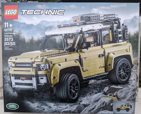 LEGO TECHNIC 42110: Land Rover Defender