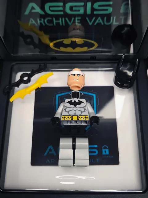 Lego Minifigure Batman Bat001 Pristine Brand New Never Assembled