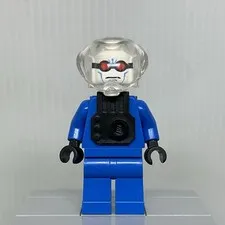 LEGO DC Batman I bat011i Mr. Freeze Bue Outfit Minifigure 7884 Note
