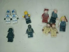 LOT  OF 10 LEGO MEN