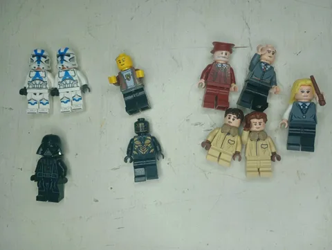 LOT  OF 10 LEGO MEN