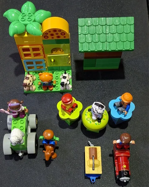 LEGO DUPLO Mixed Lot - House, Train, Tractor, Figures,-more than 50 Blocks