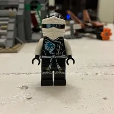 Minty LEGO Ninjago Skybound Zane 70603 (No back gear)