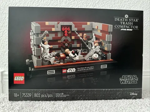 LEGO Star Wars Death Star Trash Compactor 75339 802 pcs Diorama Creased Box