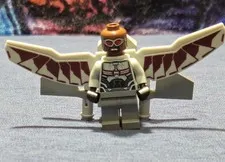 LEGO Marvel Super Heroes Falcon minifigure (sh261) w/Redwing (missing hair)
