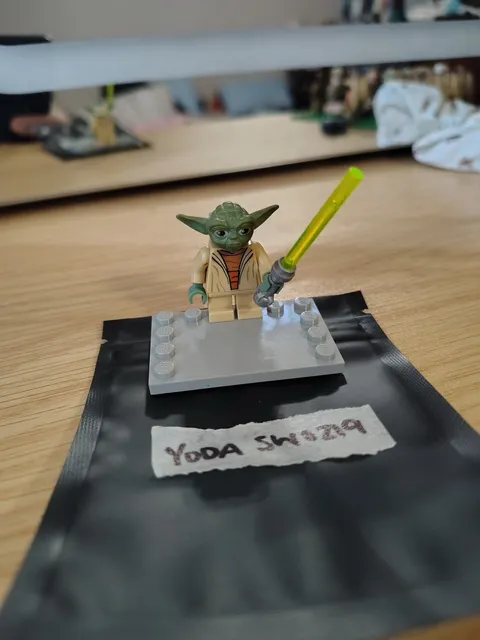 Yoda 8018 7964 Jedi Clone Wars Lightsaber Star Wars LEGO® Minifigure Figure