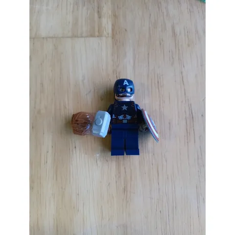 LEGO Superheroes: Captain America Minifig with Mjolnir and Shield