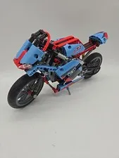 LEGO TECHNIC: Street Motorcycle (42036)