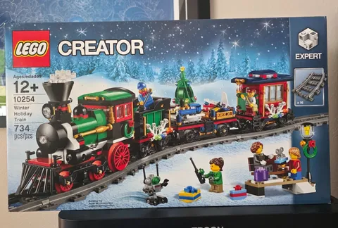 LEGO Creator Expert Winter Holiday Train [10254] Retired NSIB