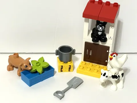 Lego Duplo Farm Animals Retired Building Set 10870 Missing 1 Piece