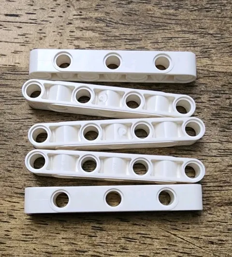 LEGO White Technic, Liftarm, Perpendicular Holes Thick 1 x 7. QTY 5. Part 2391