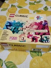 LEGO CLASSIC: Bricks and Ideas (11001) for 4+ NEW