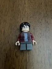 LEGO Harry Potter Minifigure hp481 Dark Red Plaid Flannel Shirt Genuine Lego