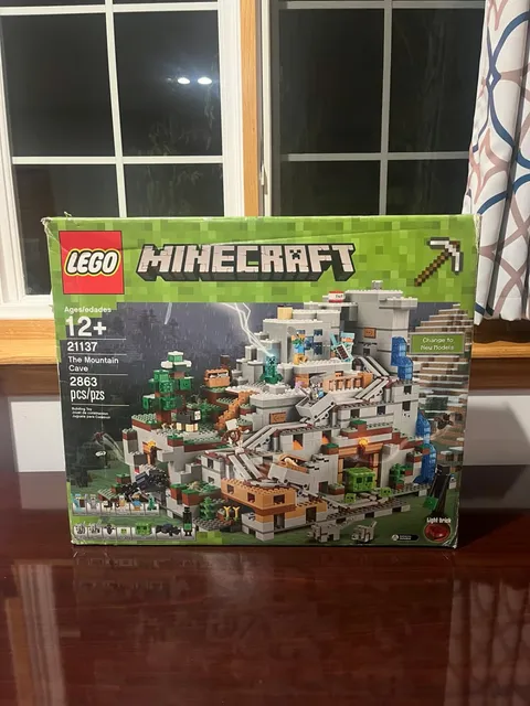 LEGO Minecraft The Mountain Cave (21137) - "Read description"
