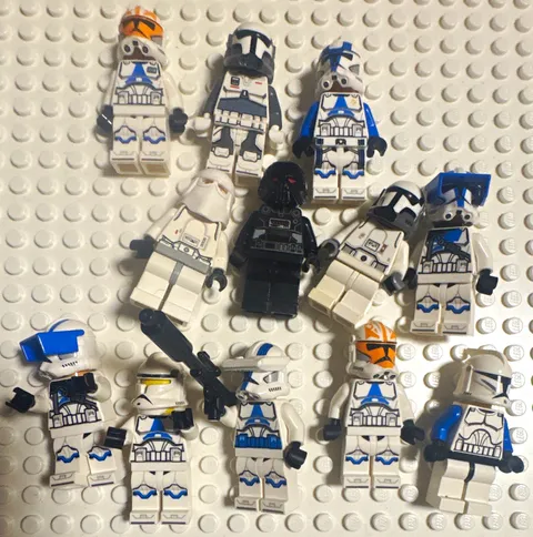 LEGO Star Wars Clone Trooper Minifigure Lot of 12 w/ Helmets minifigures legos
