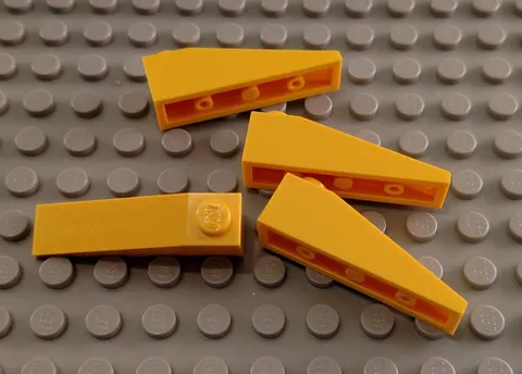 New LEGO Lot of 4 Yellow 4x1 Long Roof Slope Pieces
