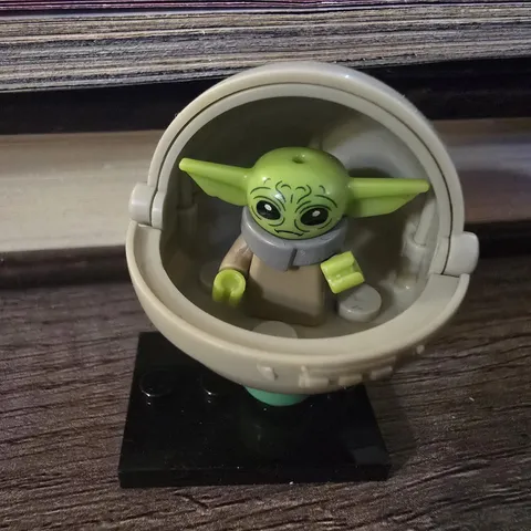 custom LEGO Star Wars Mandalorian Grogu/baby Yoda & Pod  minifigure Beige 