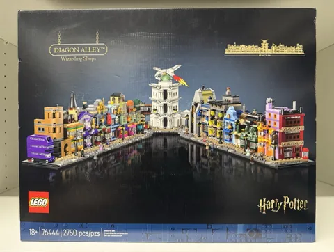 LEGO Harry Potter Diagon Alley Wizarding Shops 76444 2750 pcs 18+