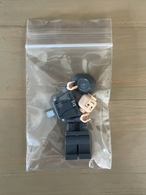 LEGO Star Wars Minifigure Imperial Officer Calvery Kepi Brown Eyebrows sw0114