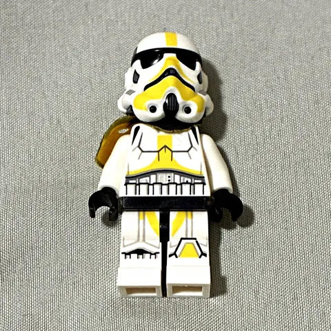 LEGO Star Wars Minifigure Clone Trooper White w/ Yellow Markings Helmet Kama