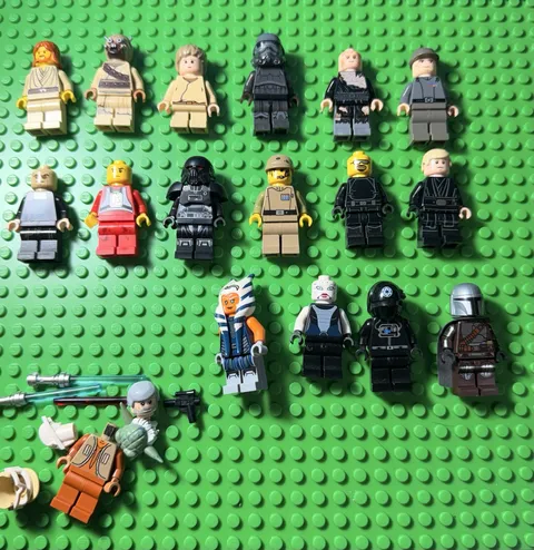 LEGO Star Wars Minifigure Lot with extra accessories