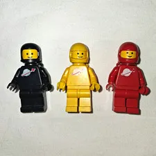 LEGO Classic Space Vintage Spaceman Minifigures Lot of 3 Black Yellow Red