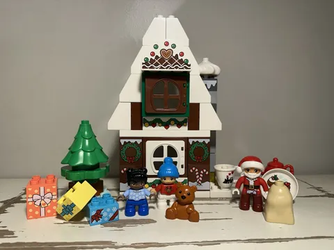 LEGO Duplo 10976 Santa's Gingerbread House Christmas