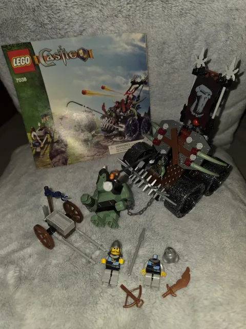 Lego Castle: Troll Assault Wagon (7038) Missing 2 Pieces 