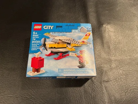 Lego City Mail Plane 60250 - 74 Piece - New Sealed