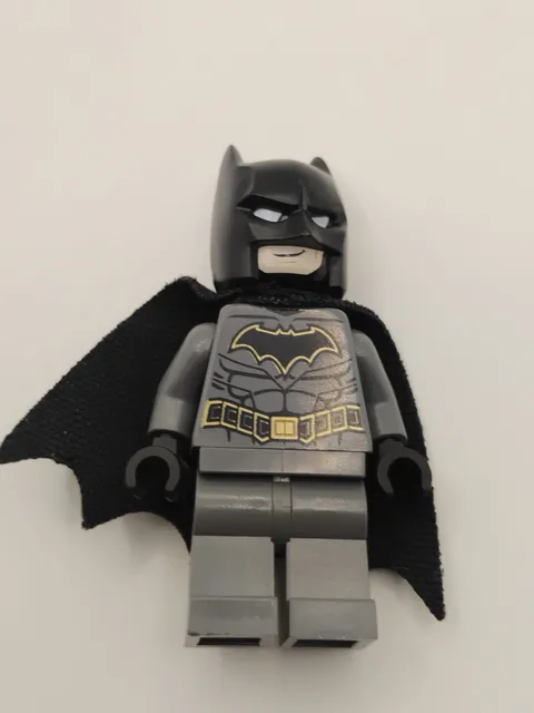 LEGO Super Heroes Batman Minifigure Grey Suit 2 DC 76122 76129 76119 sh589